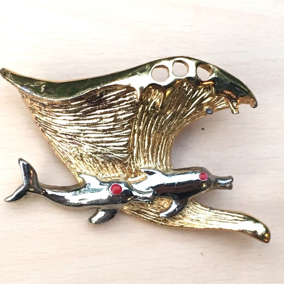 Vintage Jewelry - Vintage dolphin brooch